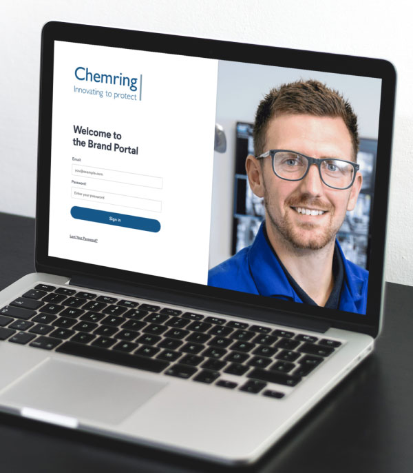 3 INT PostcardEmail February HC 15 03 2022